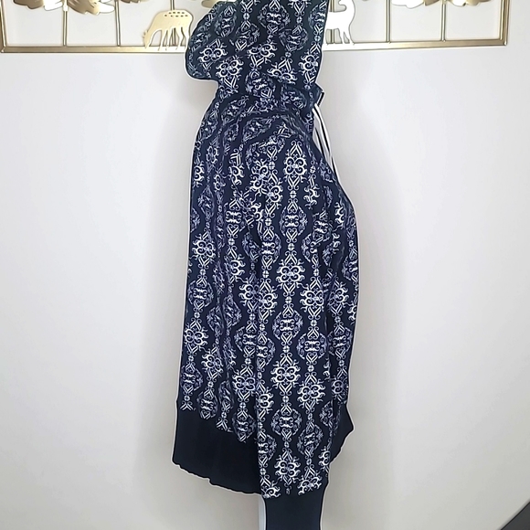 **SOLD** The North Face Damask Design Zip Up Hooded Sweatshirt - Picture 4 of 5